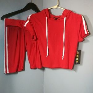 Feathers 2 piece short set M 12 jr.